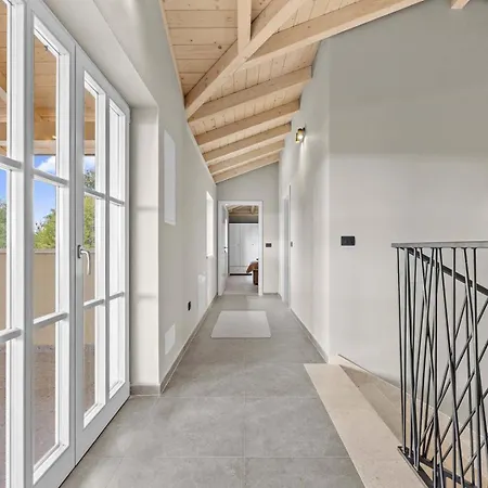 Lunistra ヴィラ *