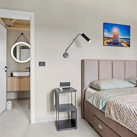 ヴィラ Lunistra *