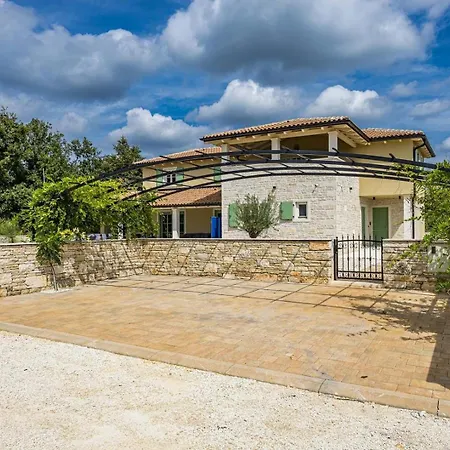 Villa Lunistra *