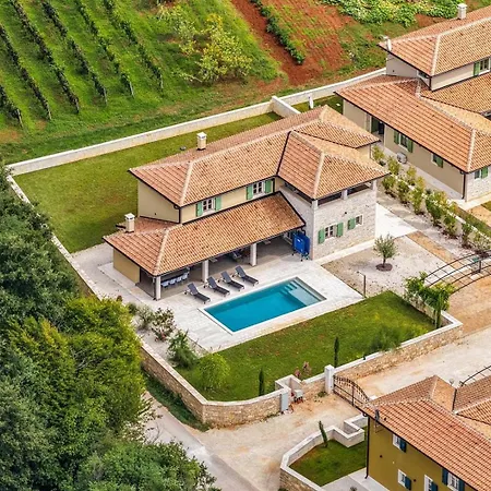 Villa Lunistra *