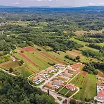 Villa Lunistra Šivati